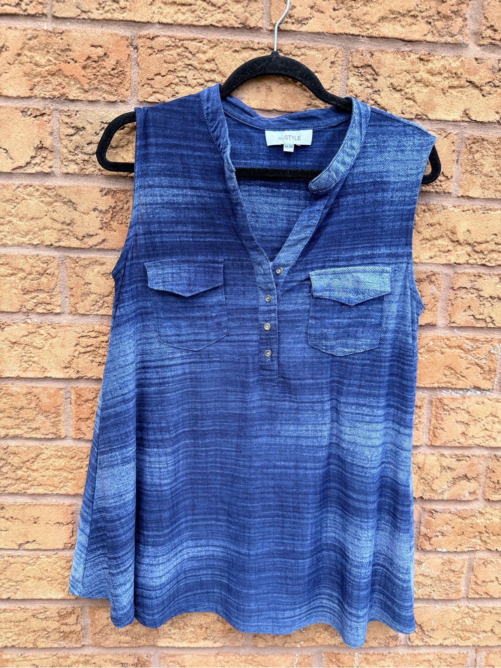 4/$25 • mySTYLE Sleeveless Blue Ombre Henley Tank Top